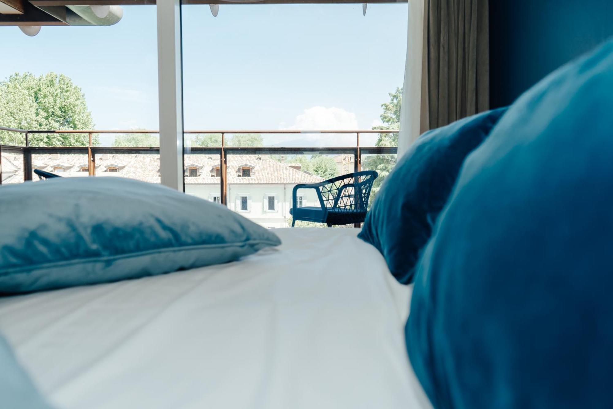 C House Rooms Lake Peschiera del Garda Exterior photo