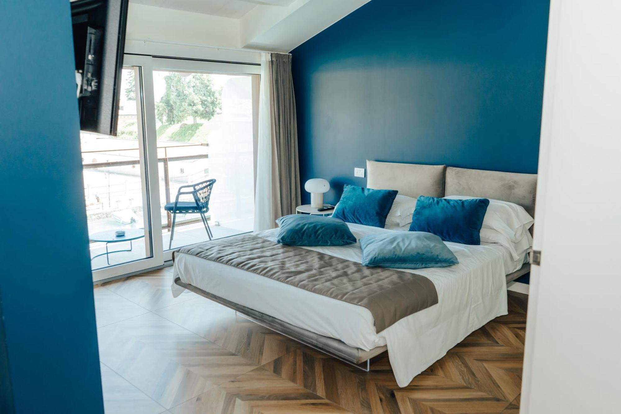 C House Rooms Lake Peschiera del Garda Exterior photo
