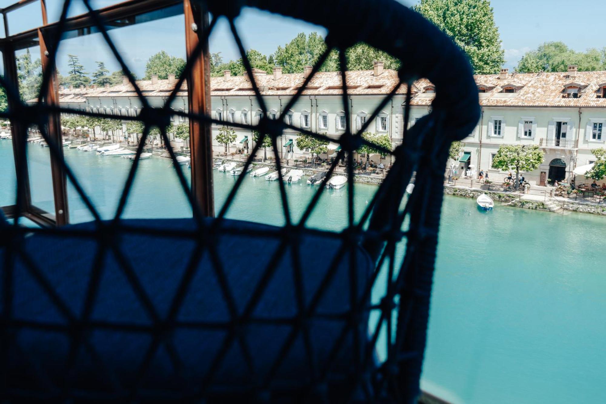 C House Rooms Lake Peschiera del Garda Exterior photo