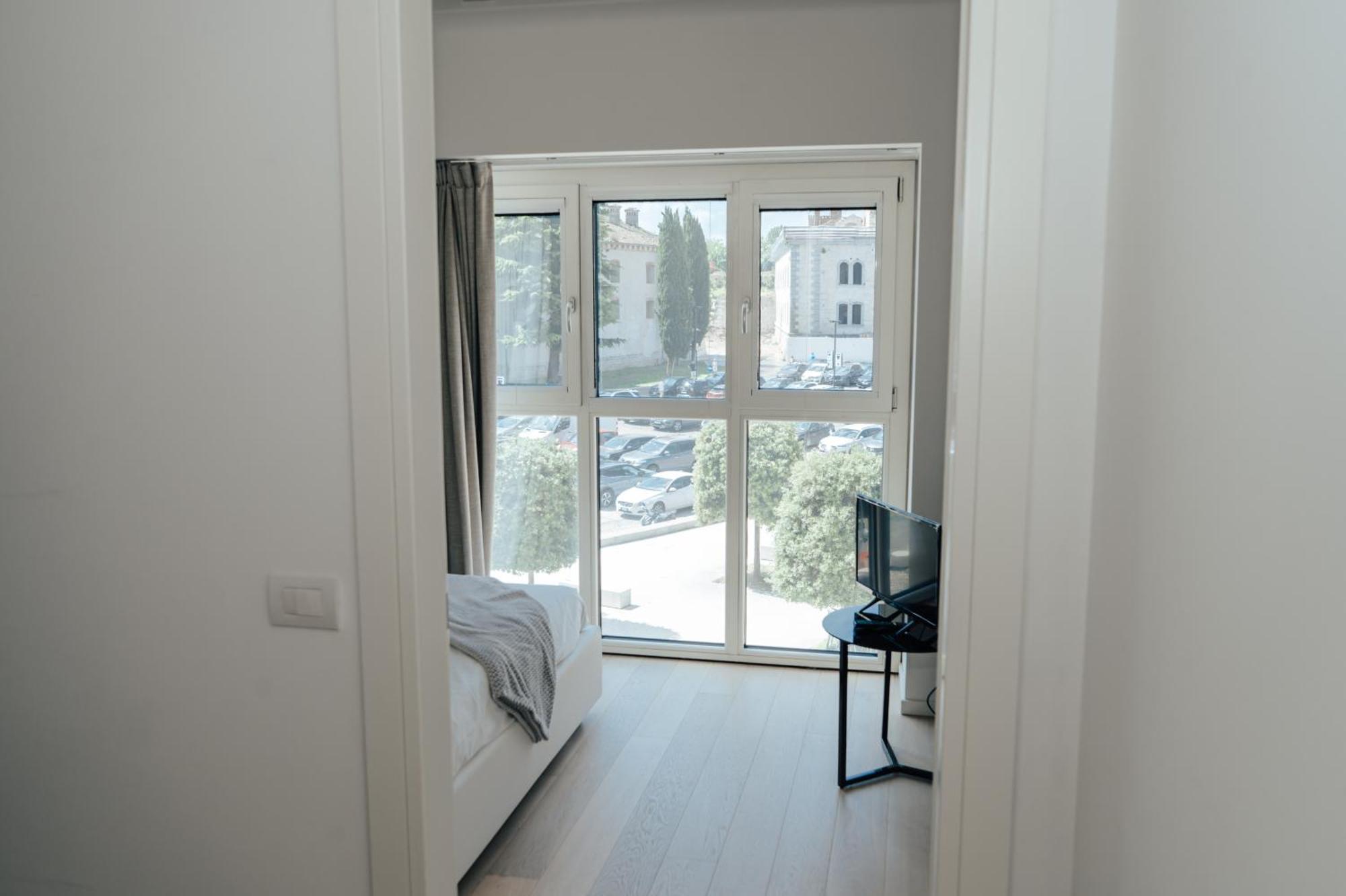 C House Rooms Lake Peschiera del Garda Exterior photo