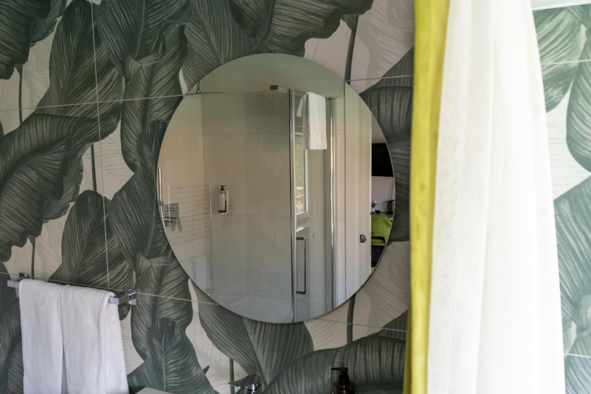 C House Rooms Lake Peschiera del Garda Exterior photo